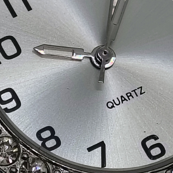 Floral Patterned Women's Watch - Picture 4 of 7